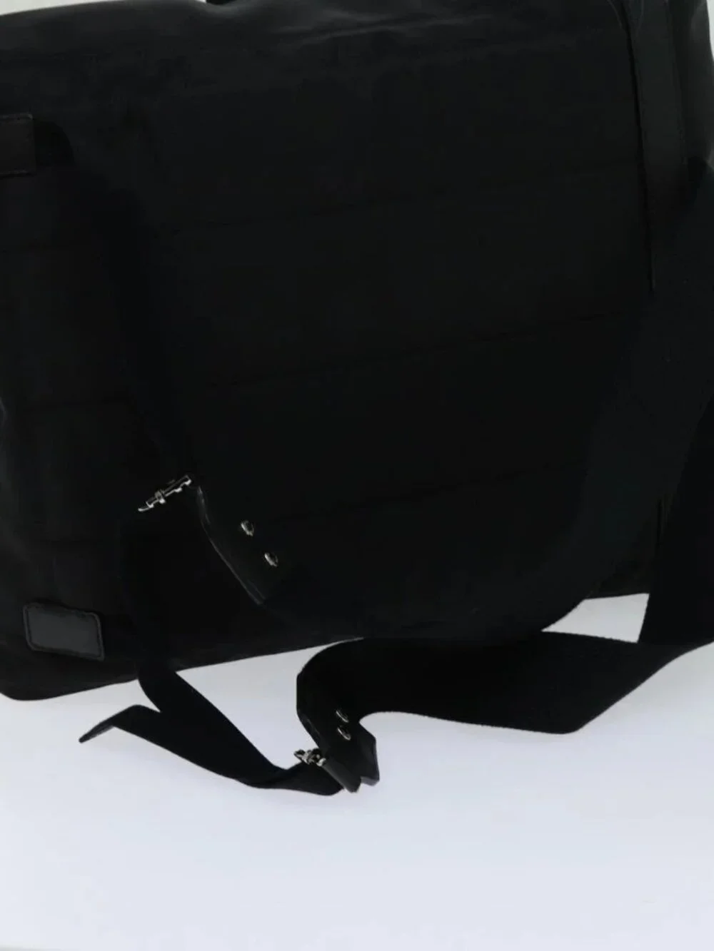 Gucci brand	gucci color	black